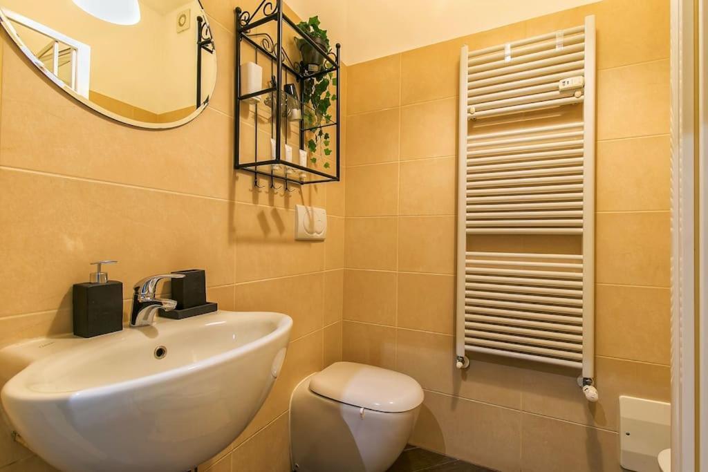 Appartement Exclusive & Strategic 2-bedroom Apartment, 50m From M4 Milan