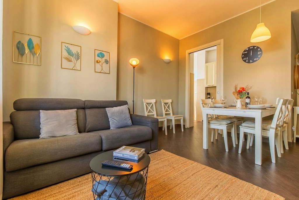 Exclusive & Strategic 2-bedroom Apartment, 50m From M4 *