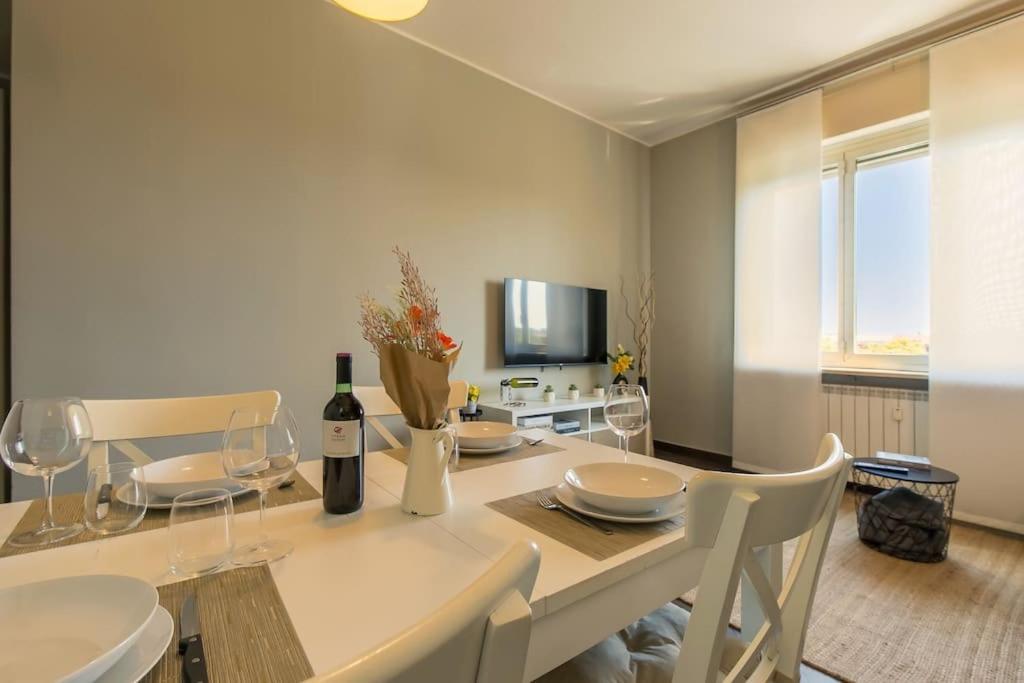 Exclusive & Strategic 2-bedroom Apartment, 50m From M4 Appartement