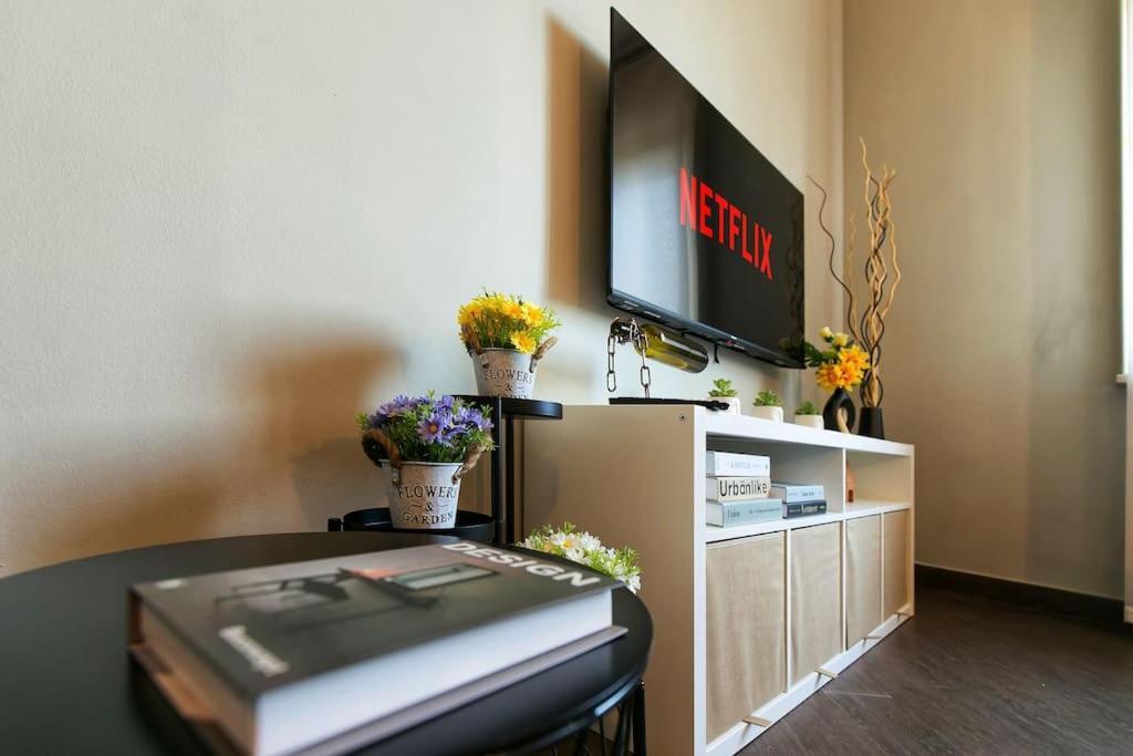 Appartement Exclusive & Strategic 2-bedroom Apartment, 50m From M4 *