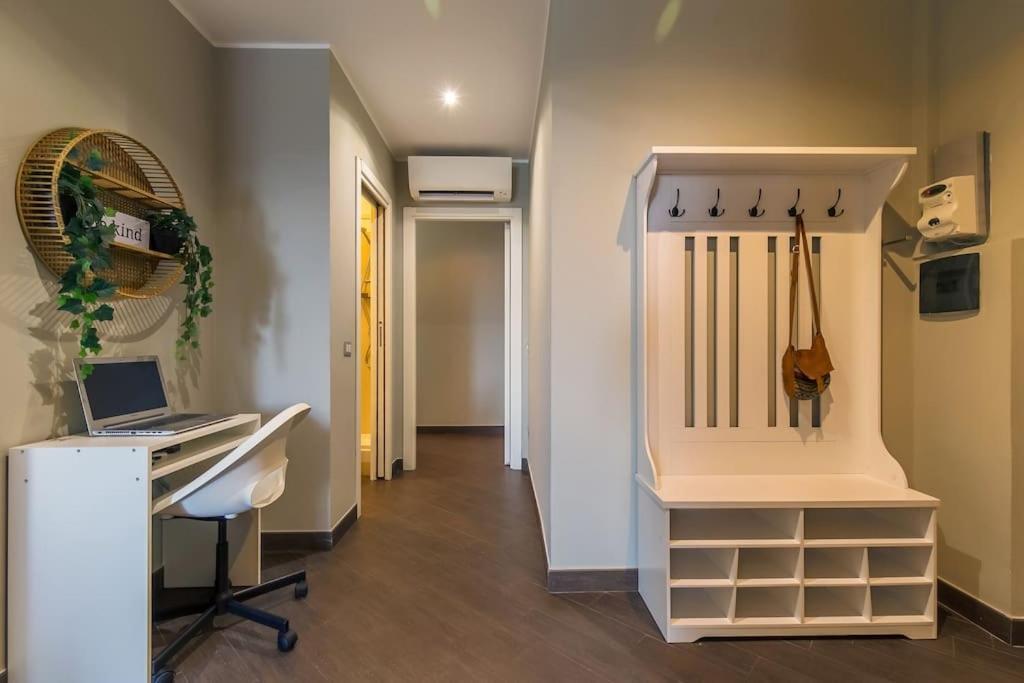 Exclusive & Strategic 2-bedroom Apartment, 50m From M4 * Milan