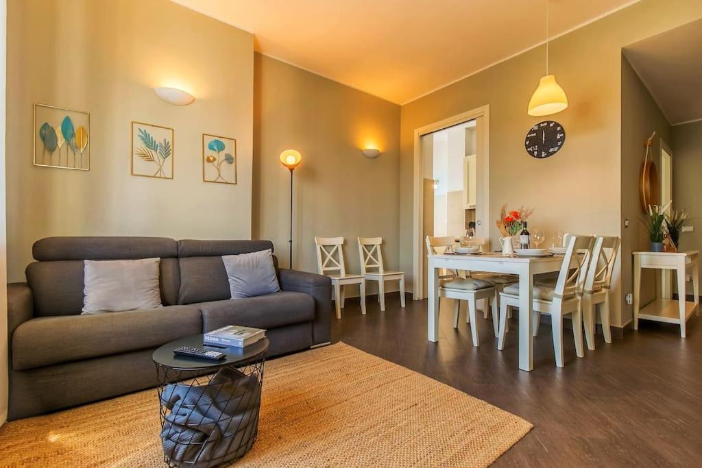 Exclusive & Strategic 2-bedroom Apartment, 50m From M4 *
