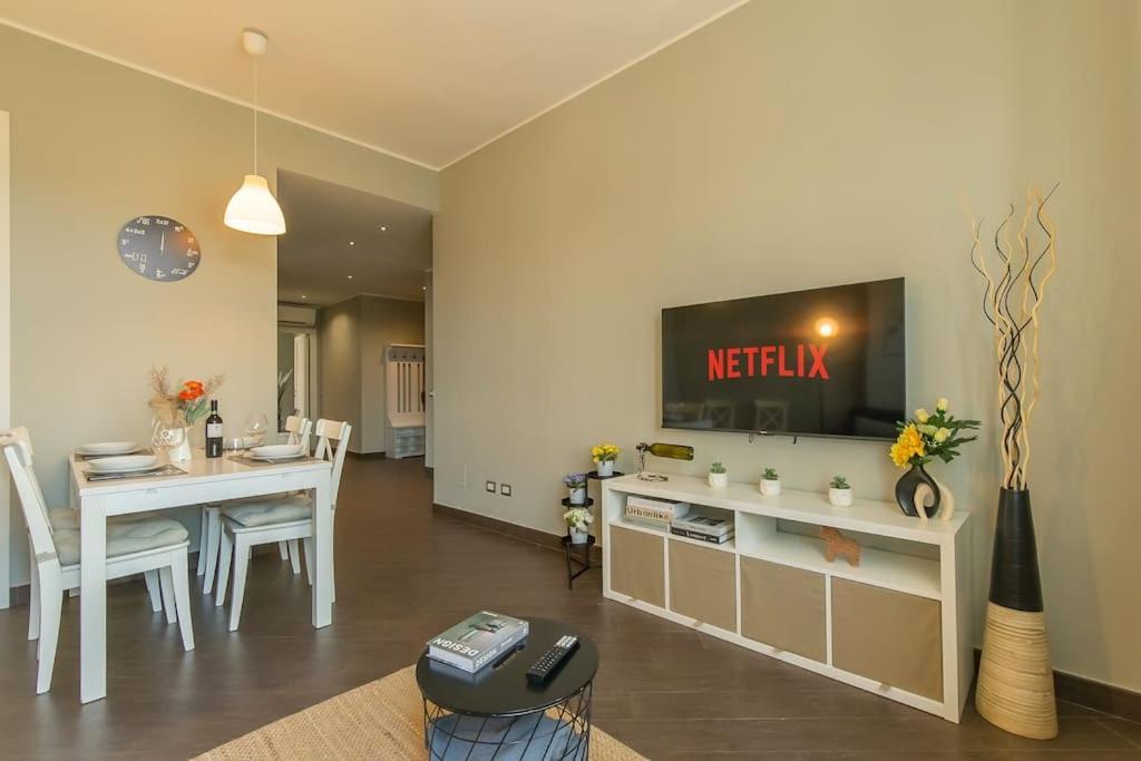 Exclusive & Strategic 2-bedroom Apartment, 50m From M4 Appartamento