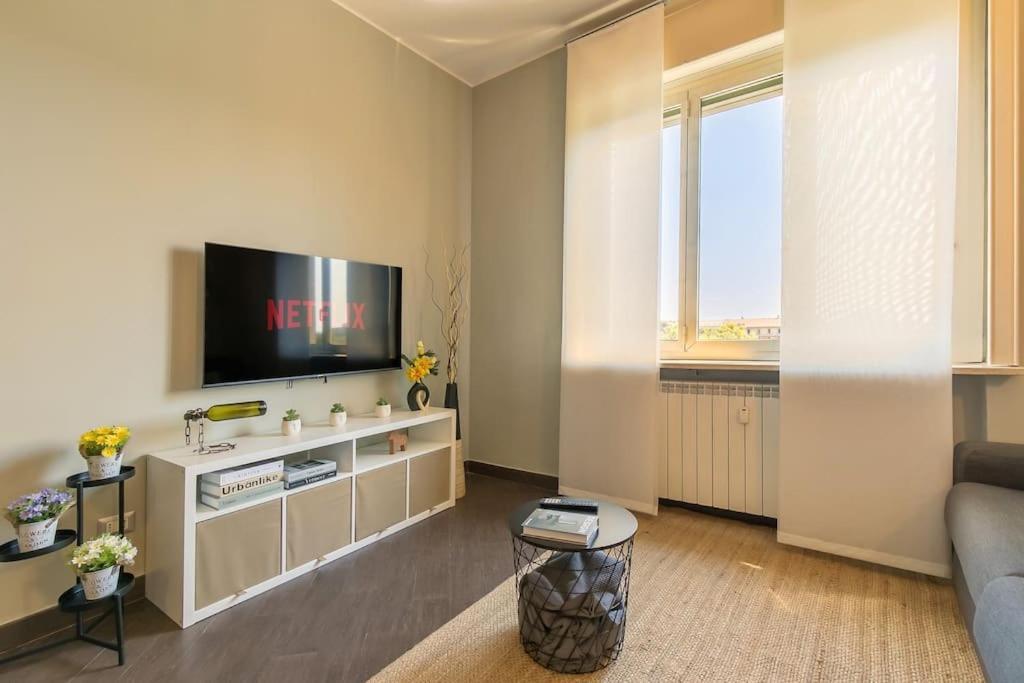 Exclusive & Strategic 2-bedroom Apartment, 50m From M4 Appartamento