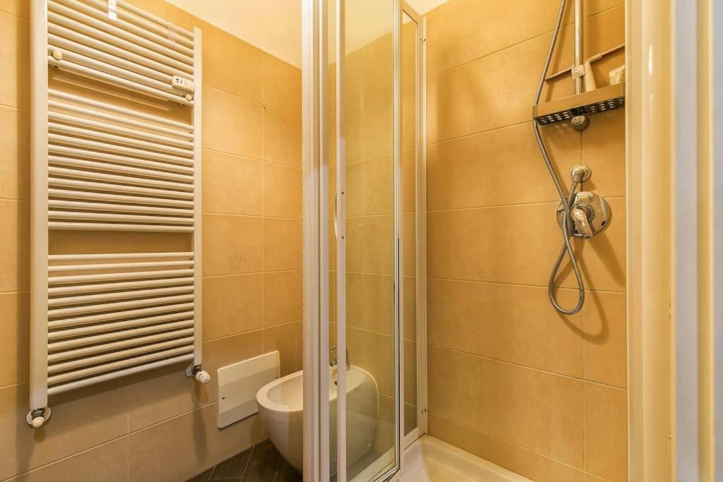 Exclusive & Strategic 2-bedroom Apartment, 50m From M4 Milano
