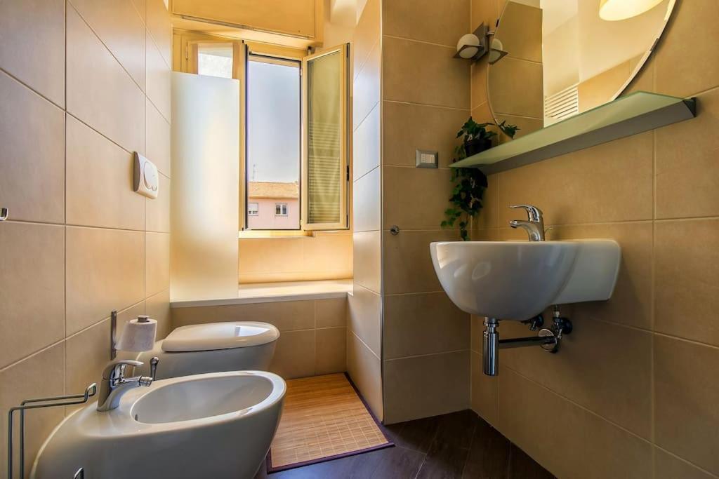 Exclusive & Strategic 2-bedroom Apartment, 50m From M4 Appartamento Milano